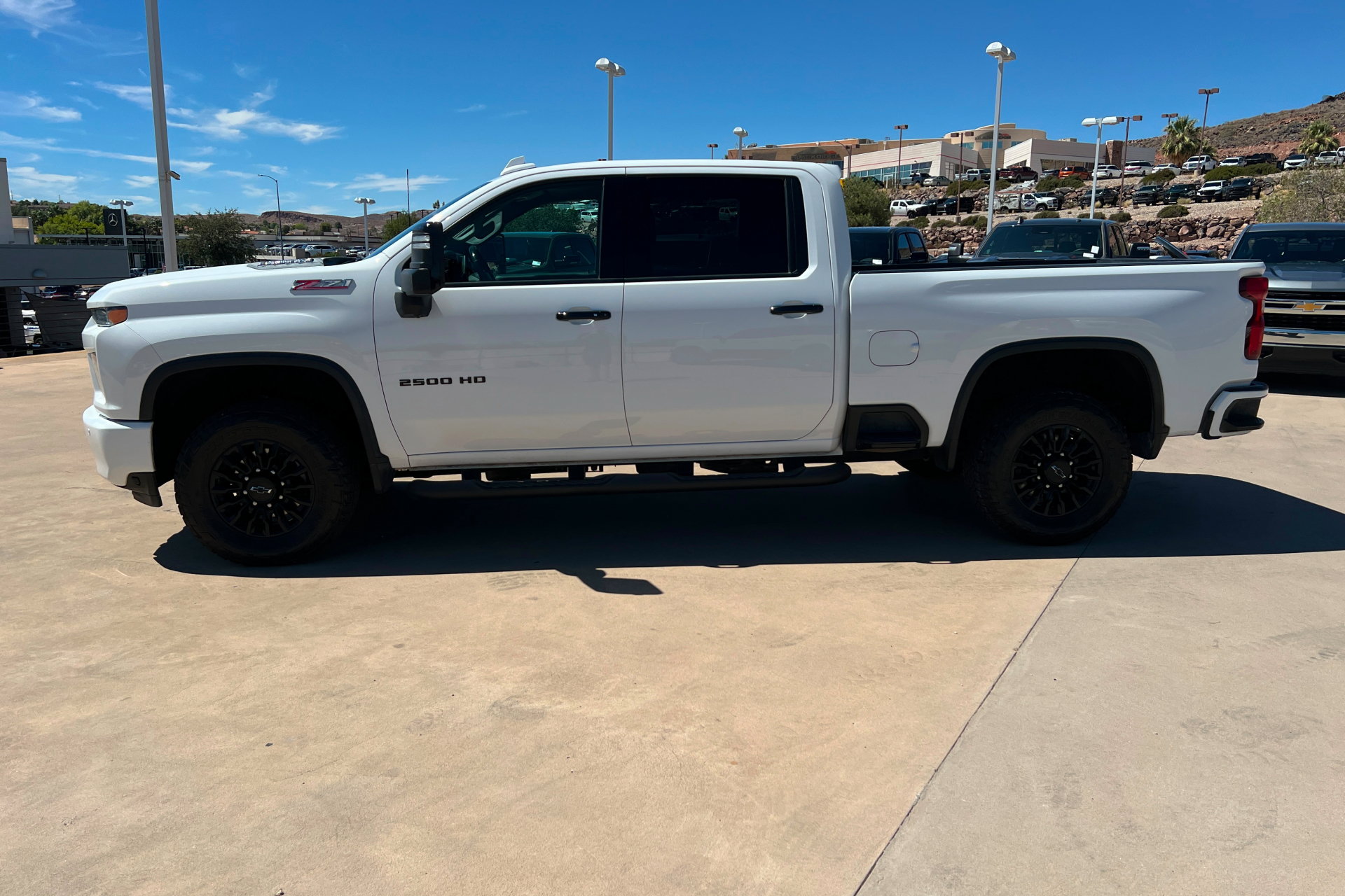 Used 2022 Chevrolet Silverado 2500 LTZ w/ LTZ Plus Package AWD/4WD image 2