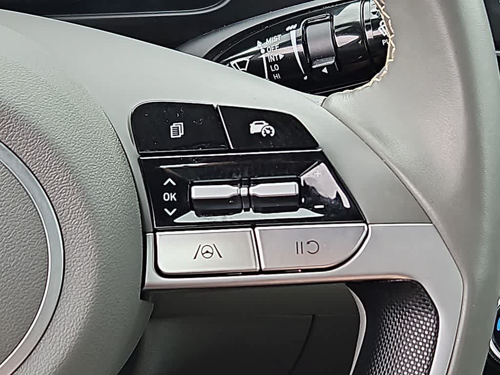 Certified 2025 Hyundai Elantra Sport FWD image 20