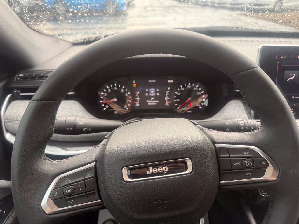 Certified 2024 Jeep Compass Latitude AWD/4WD image 21