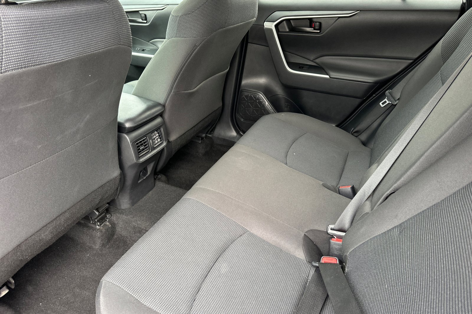 Used 2024 Toyota RAV4 LE image 12