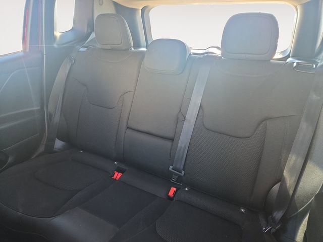 Used 2018 Jeep Renegade Altitude image 13