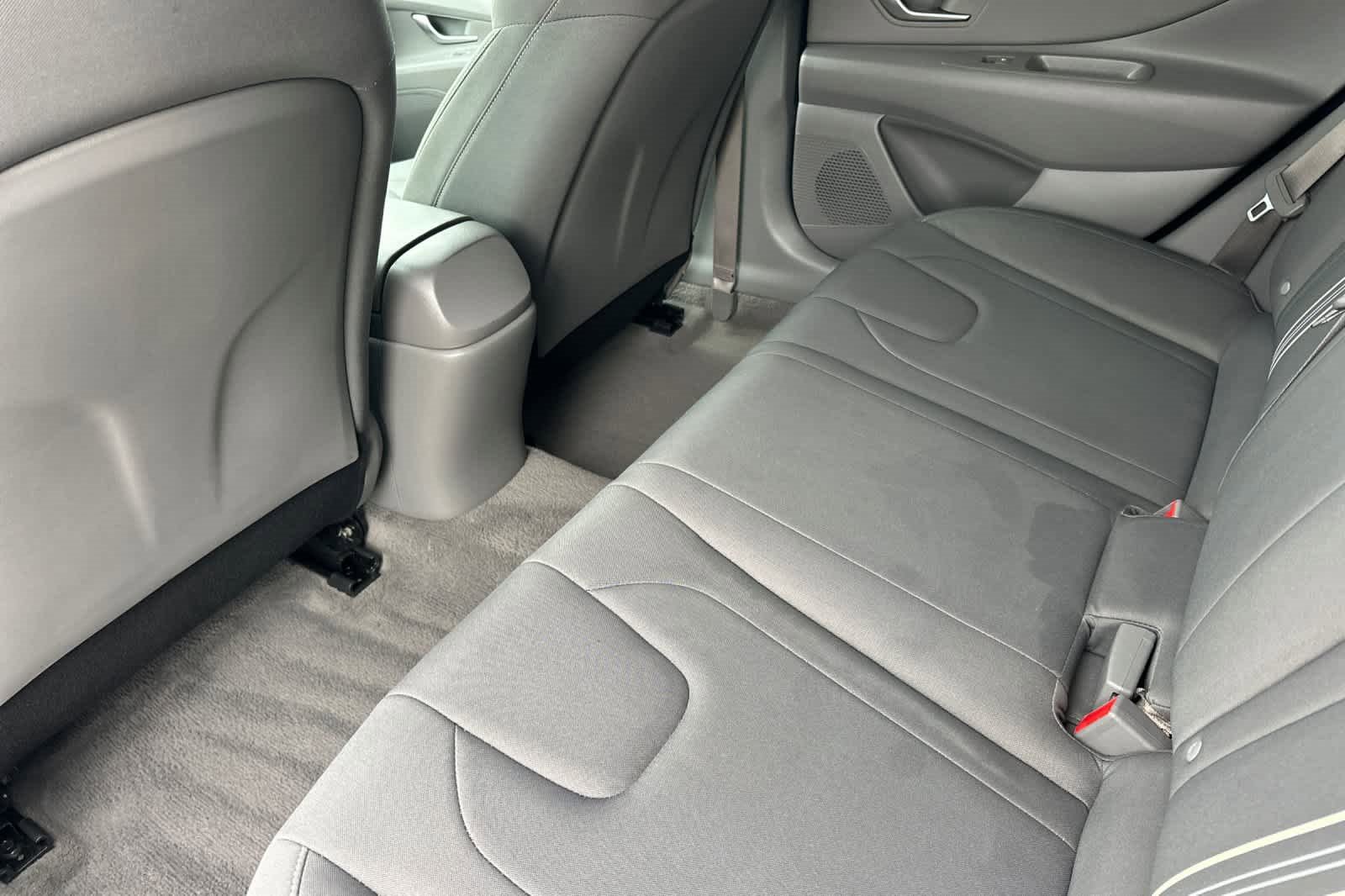 Used 2023 Hyundai Elantra SEL w/ Convenience Package image 4