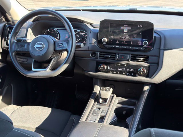 Used 2025 Nissan Pathfinder S FWD image 35