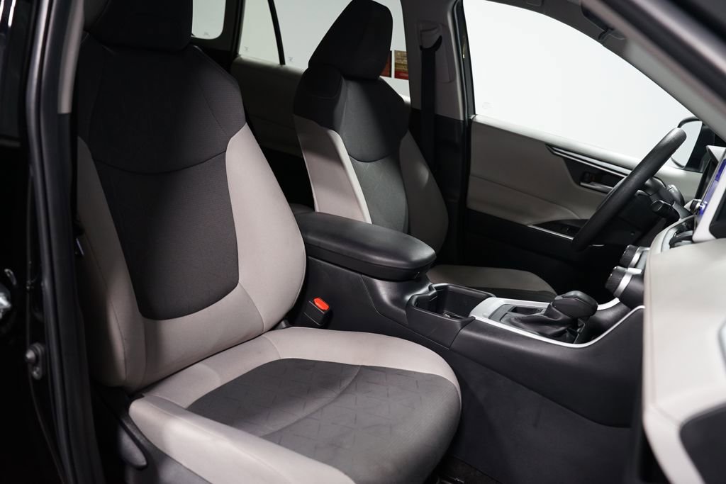 Certified 2025 Toyota RAV4 XLE image 28