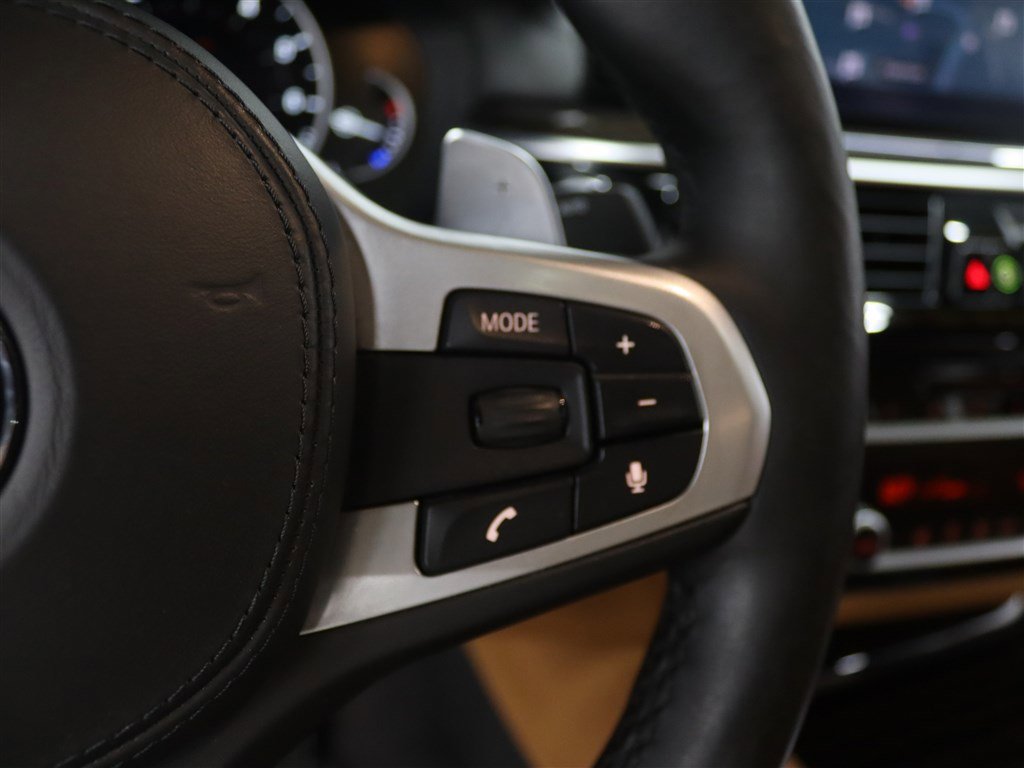 Used 2019 BMW M550i xDrive image 35