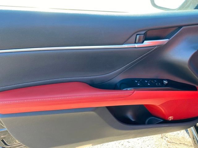 Used 2018 Toyota Camry XSE image 15