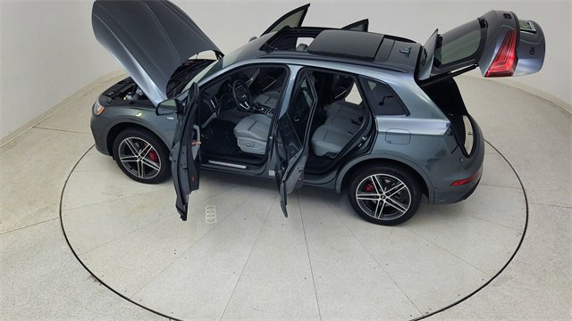 Used 2024 Audi Q5 e Prestige w/ Prestige Package image 91