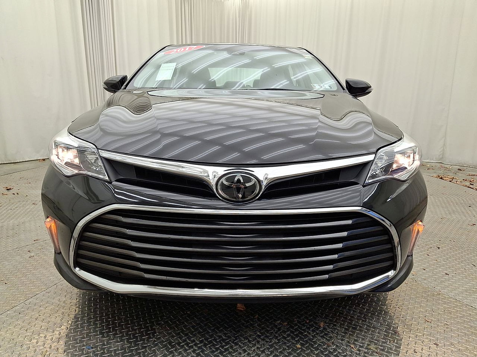 Certified 2017 Toyota Avalon XLE Premium image 3