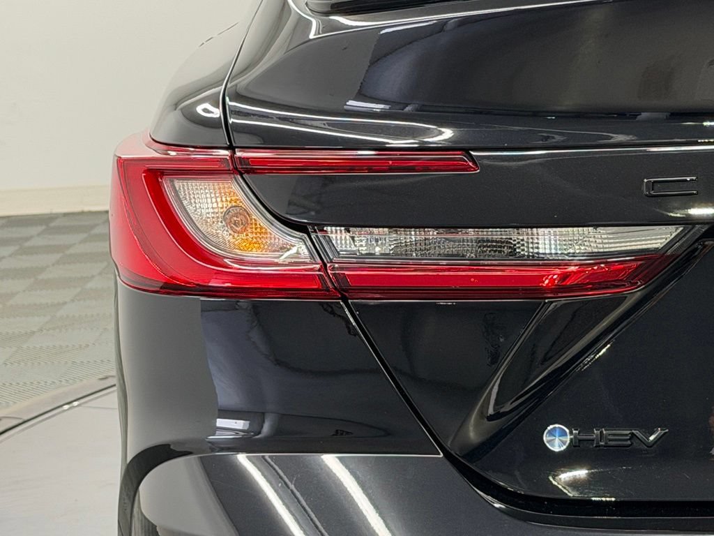 Used 2026 Toyota Camry SE FWD image 13