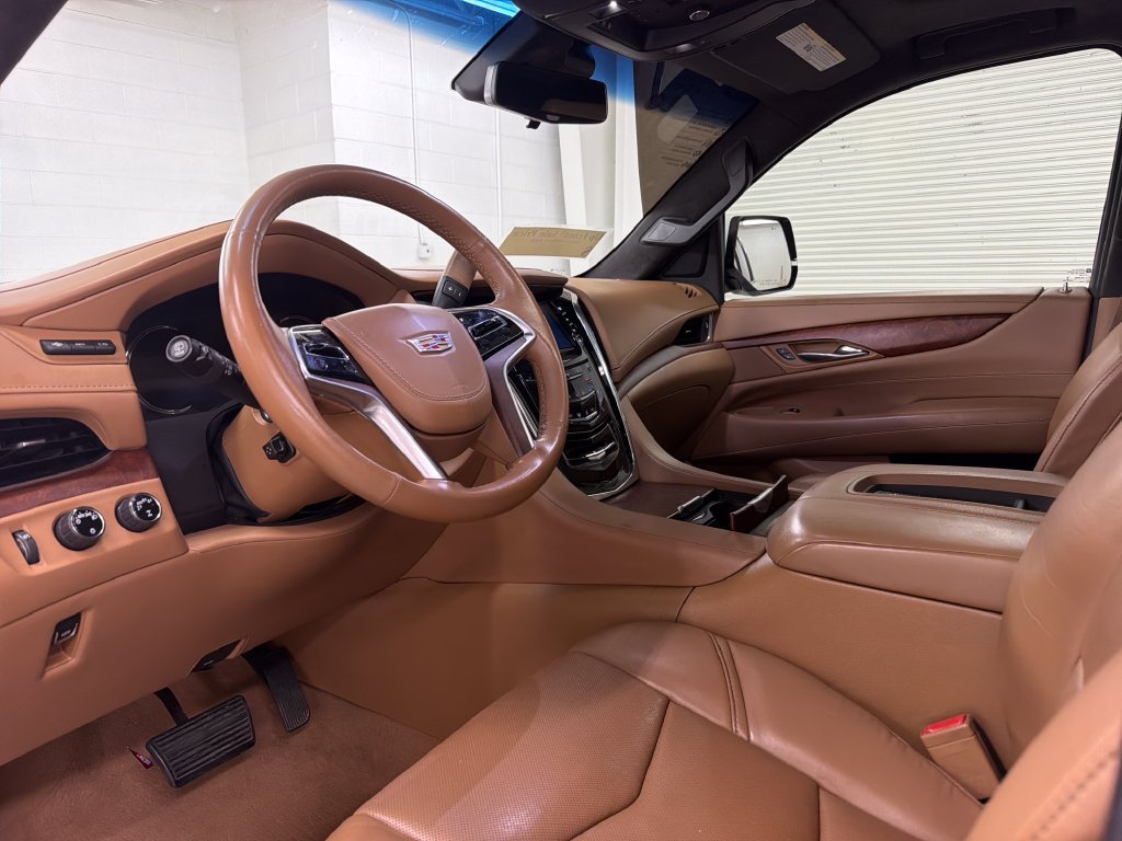 Used 2017 Cadillac Escalade Platinum AWD/4WD image 6