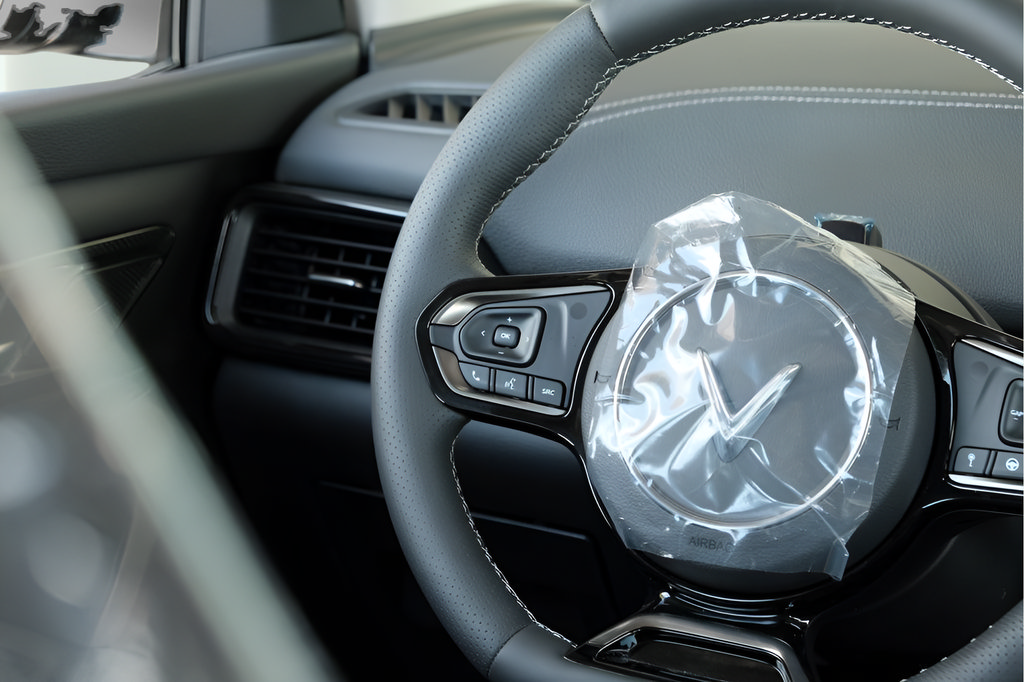 New 2025 VinFast VF 8 Eco AWD/4WD image 9