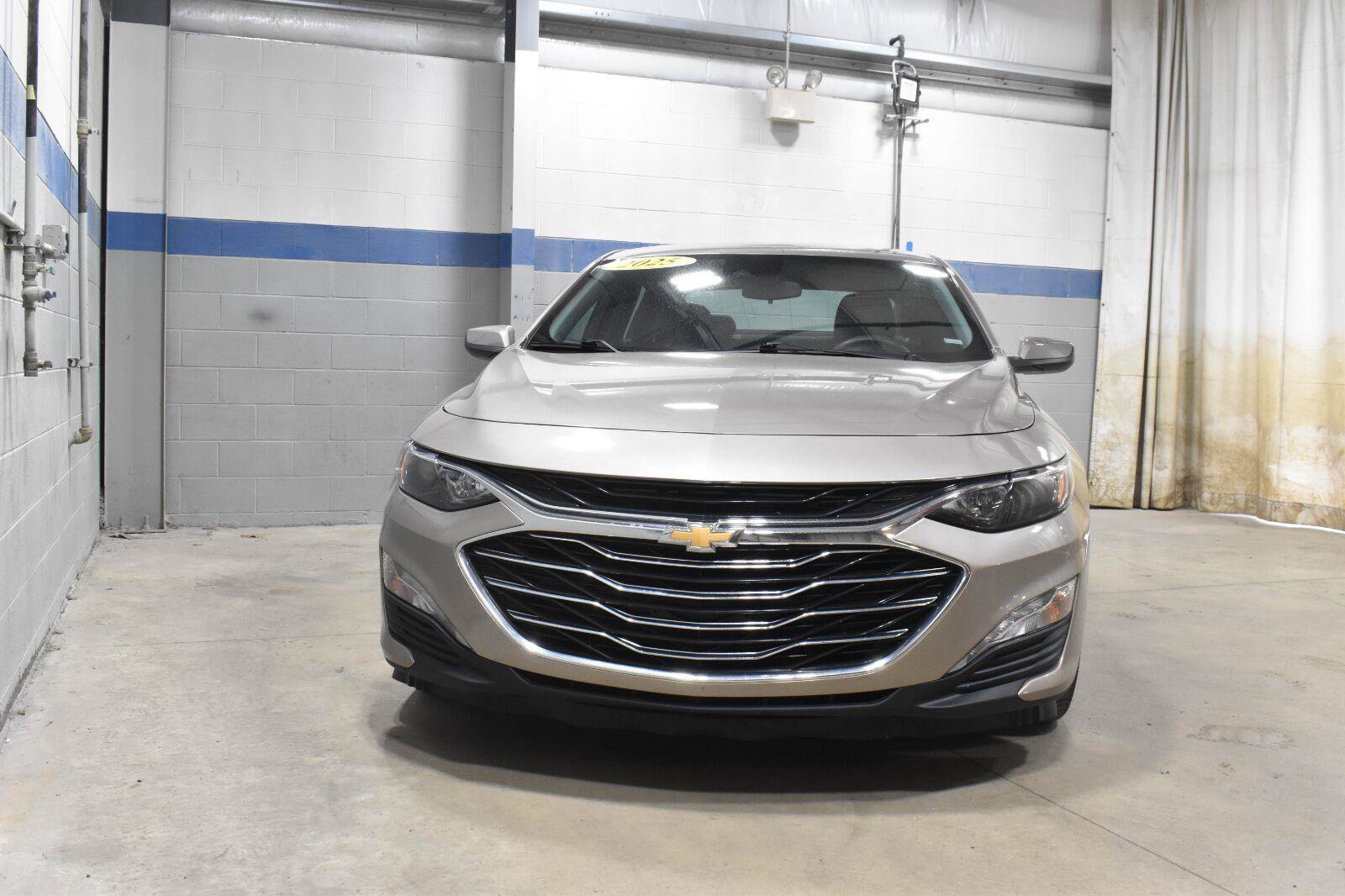 Used 2025 Chevrolet Malibu LT FWD image 29