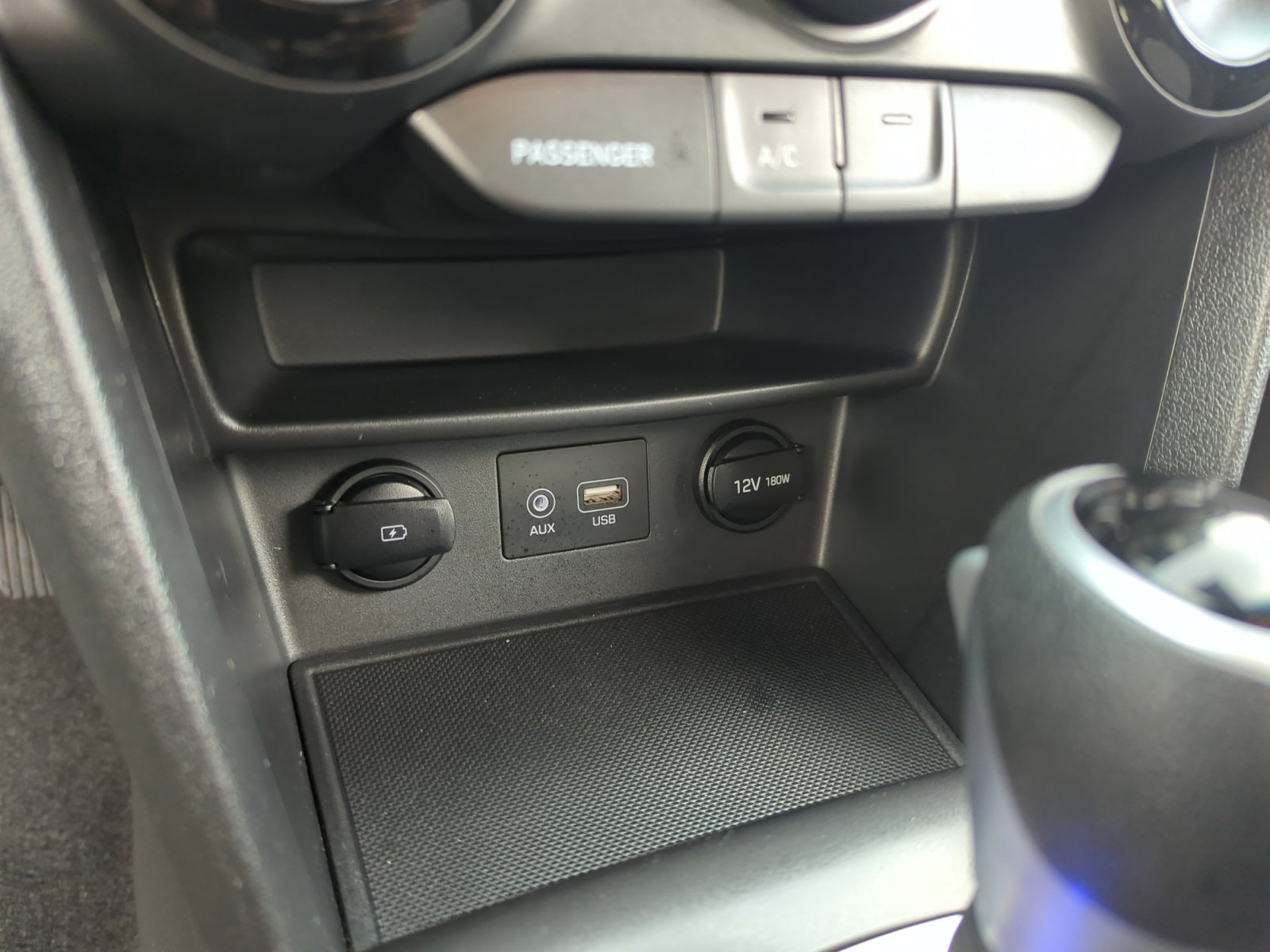 Used 2020 Hyundai Kona SE image 31