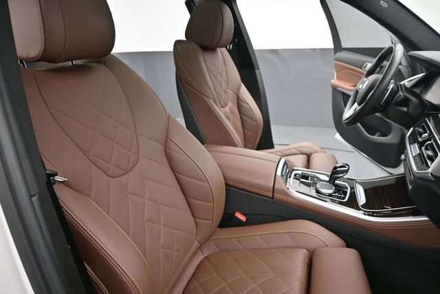 Used 2023 BMW X5 xDrive40i w/ Premium Package AWD/4WD image 23