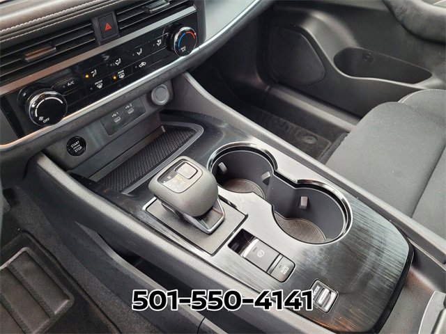 Used 2025 Nissan Rogue S image 27