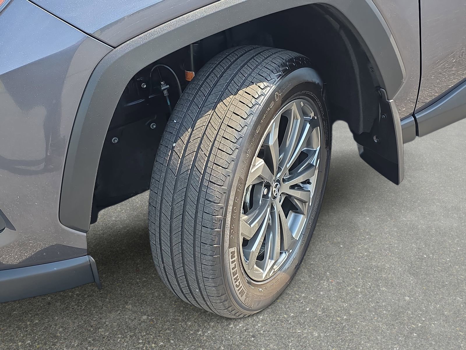 Used 2024 Toyota RAV4 XLE Premium image 32