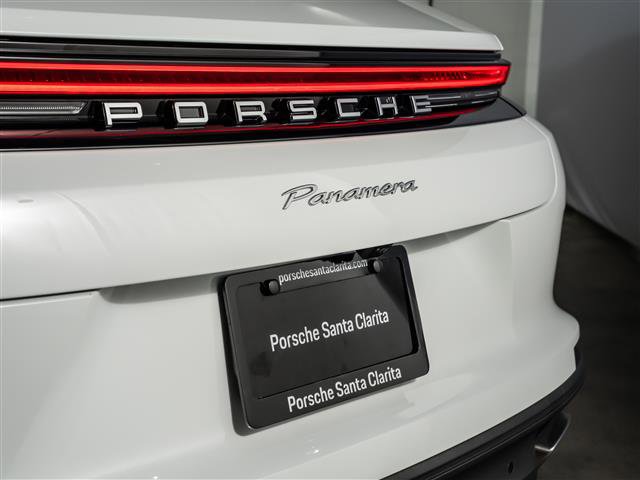 Certified 2025 Porsche Panamera RWD image 32