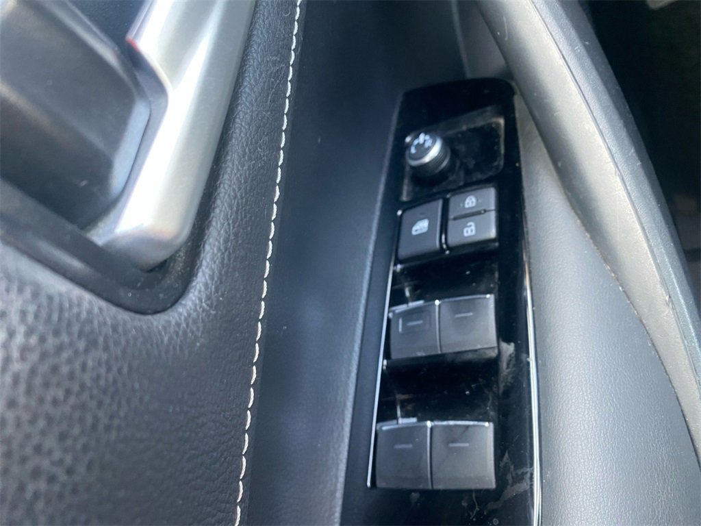 Used 2021 Toyota Corolla SE image 17