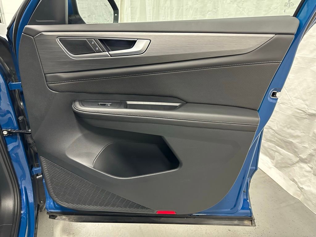 Used 2025 Volkswagen Atlas Cross Sport SE image 59