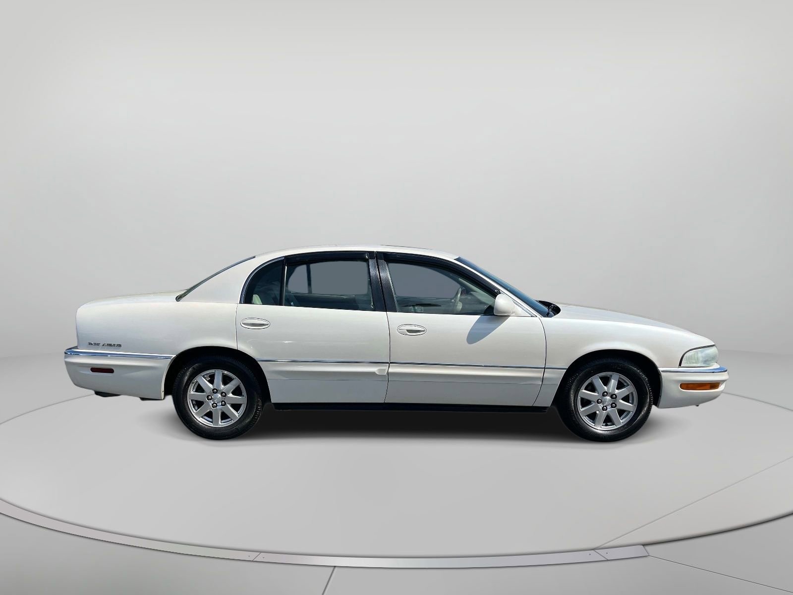 Used 2004 Buick Park Avenue FWD image 2