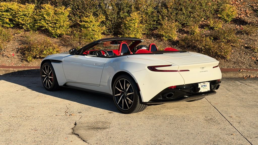 Used 2019 Aston Martin DB11 Volante image 2