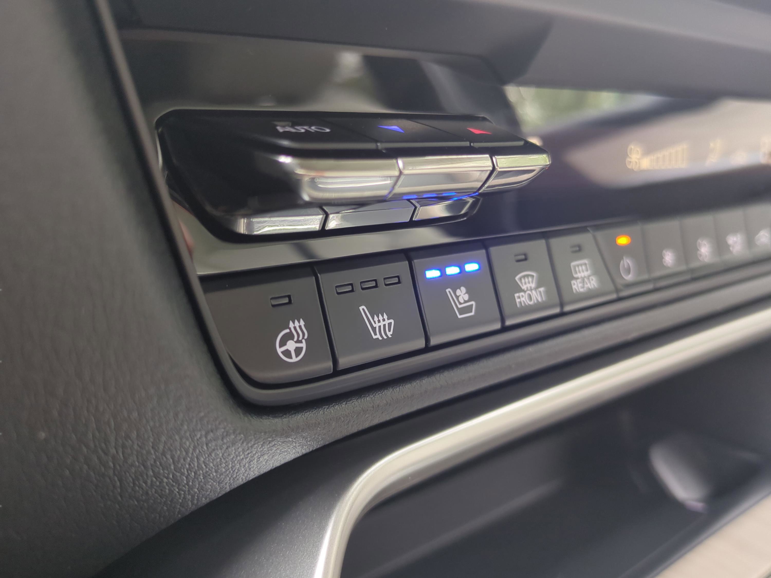 New 2026 MAZDA CX-90 Plug-In Hybrid w/ Preferred image 23