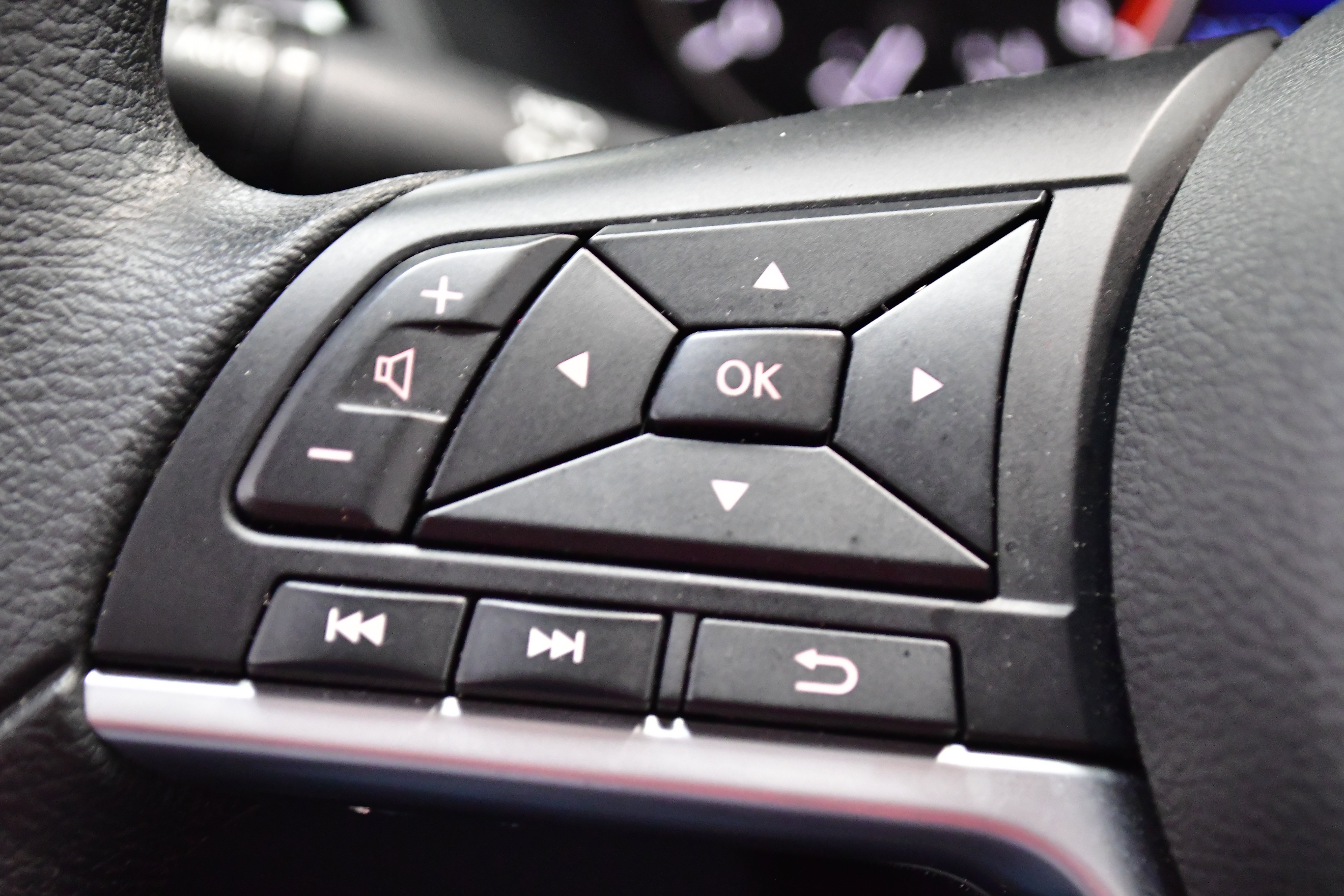 Used 2025 Nissan Altima 2.5 SV image 21