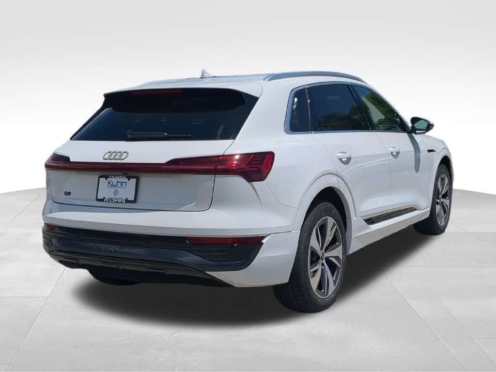 Used 2024 Audi Q8 e-tron Premium Plus w/ Premium Plus Package AWD/4WD image 3