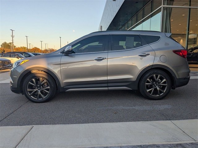 Used 2018 Hyundai Santa Fe Sport image 2