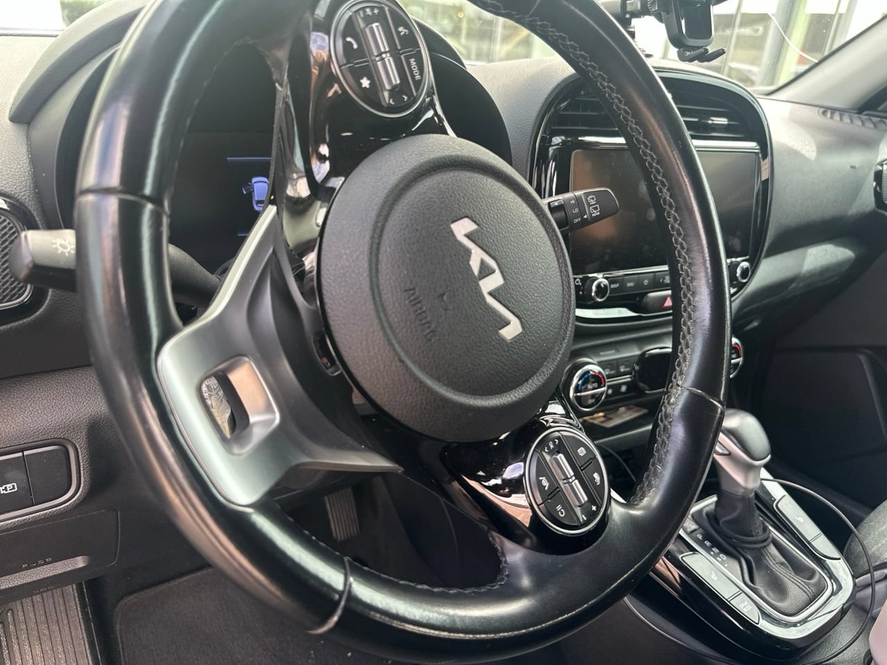 Used 2023 Kia Soul EX FWD image 11