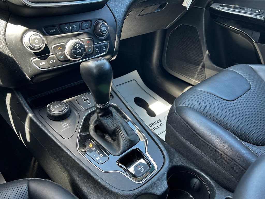 Used 2023 Jeep Cherokee Altitude Lux AWD/4WD image 18
