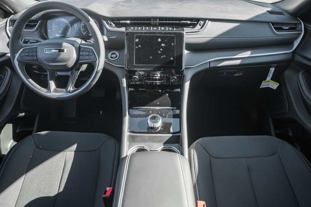 New 2025 Jeep Grand Cherokee Laredo X w/ Luxury Tech Group I image 19