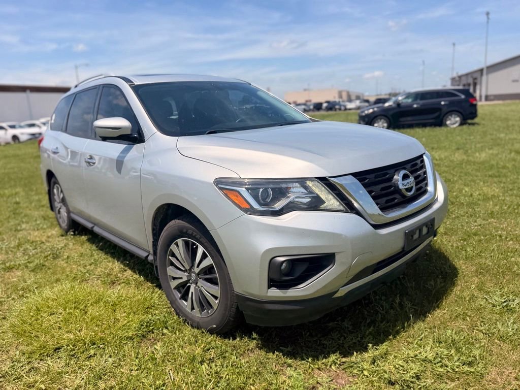 Used 2017 Nissan Pathfinder SL w/ SL Premium Package AWD/4WD image 3