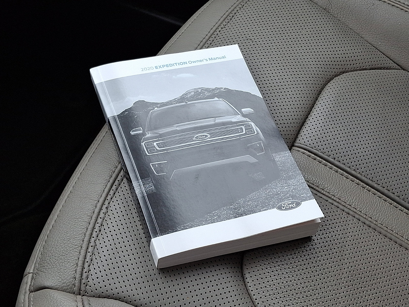 Used 2020 Ford Expedition Limited image 29