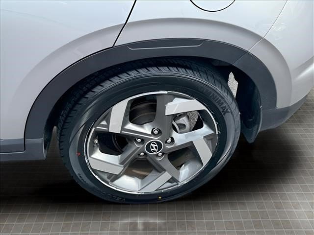 Certified 2024 Hyundai Venue SEL FWD image 20