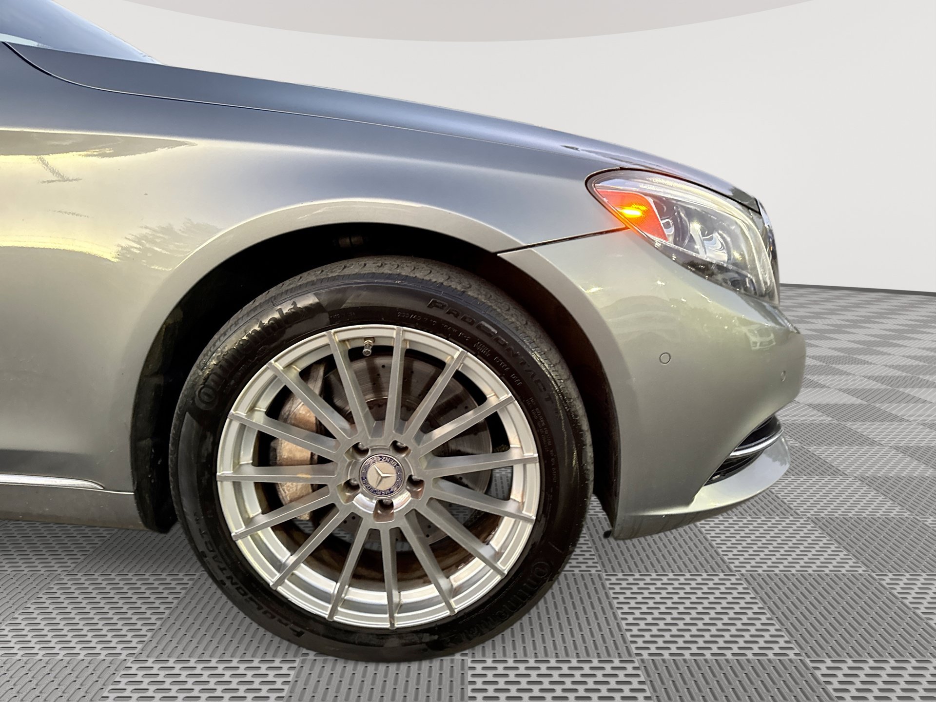 Used 2015 Mercedes-Benz S 550 Sedan w/ Premium 1 Package image 31