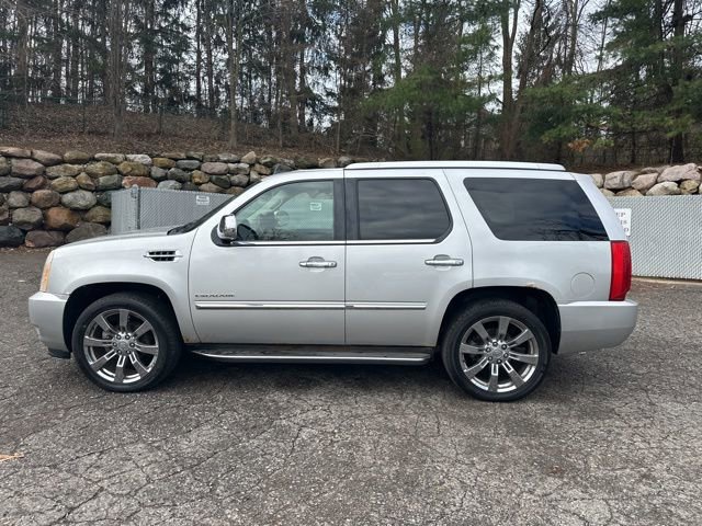 Used 2010 Cadillac Escalade Luxury AWD/4WD image 2
