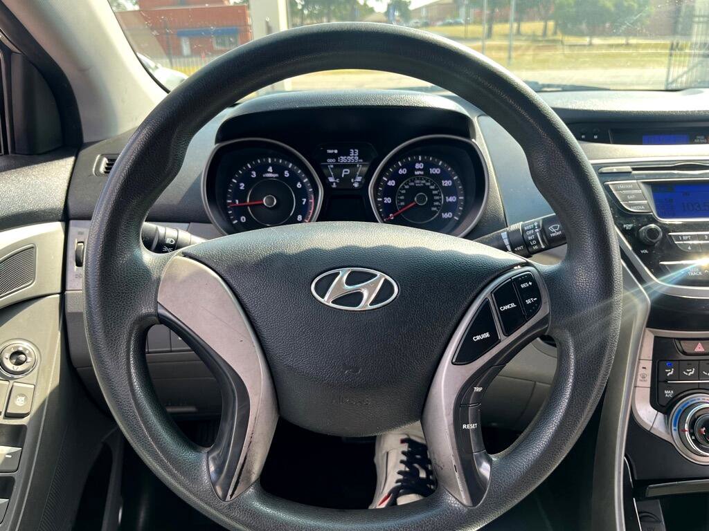 Used 2013 Hyundai Elantra GLS image 7