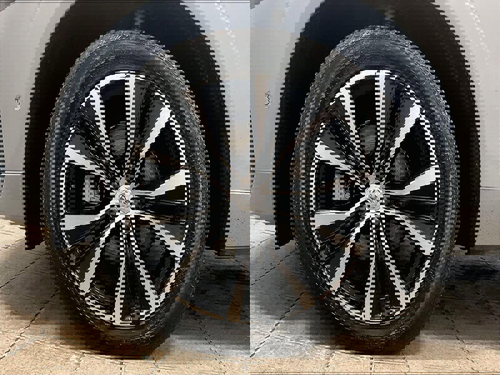 Used 2025 Volvo XC60 B5 Plus image 7