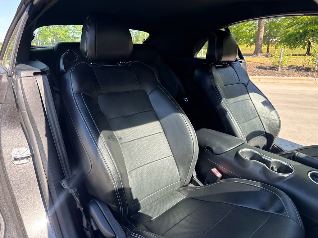 Used 2018 Ford Mustang Premium RWD image 34