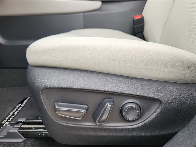 New 2026 Toyota Grand Highlander XLE image 16