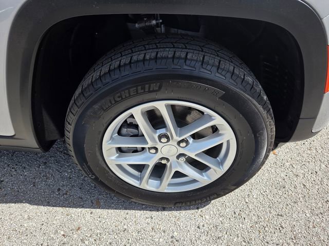 Certified 2025 Jeep Grand Cherokee L Laredo w/ Luxury Tech Group I image 17