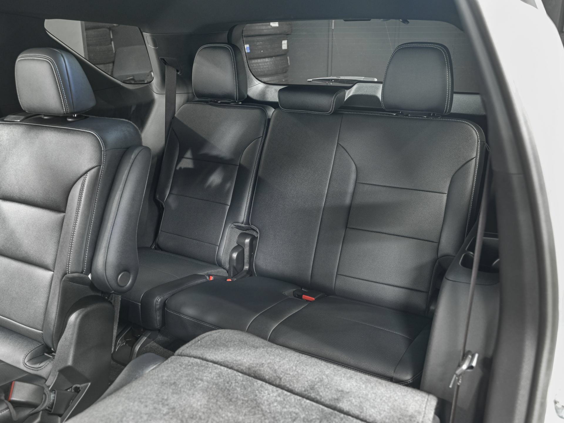 Used 2026 Chevrolet Traverse LT w/ Driver Confidence Package FWD image 28