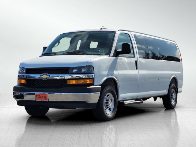 Used 2025 Chevrolet Express 3500 LT w/ LT Preferred Equipment Group RWD image 8