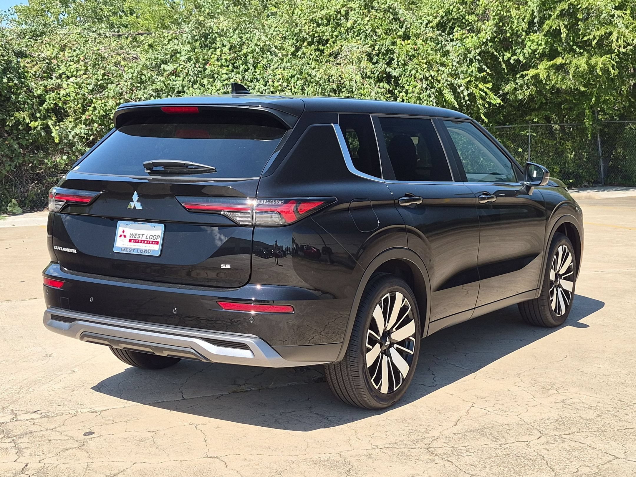New 2026 Mitsubishi Outlander SE FWD image 5