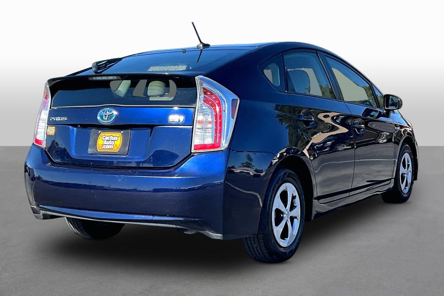 Used 2014 Toyota Prius Three FWD image 2