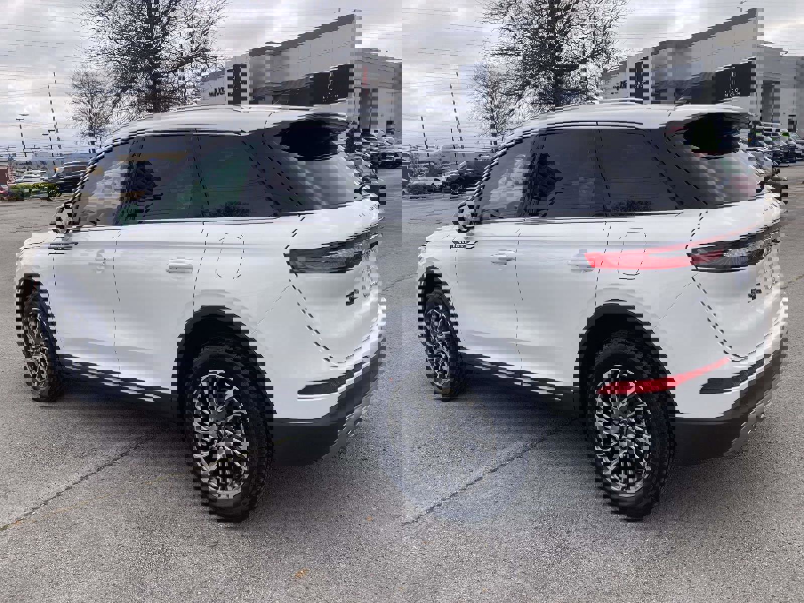 Certified 2022 Lincoln Corsair FWD w/ Equipment Group 101A image 7