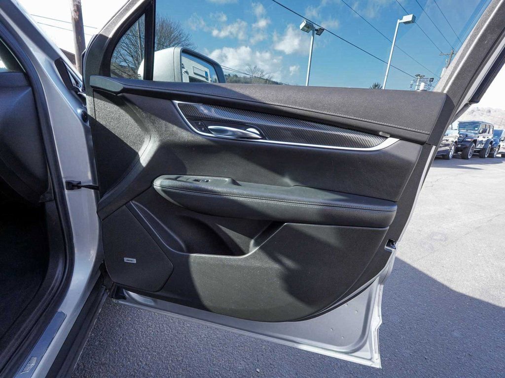 Used 2020 Cadillac XT6 Sport image 13