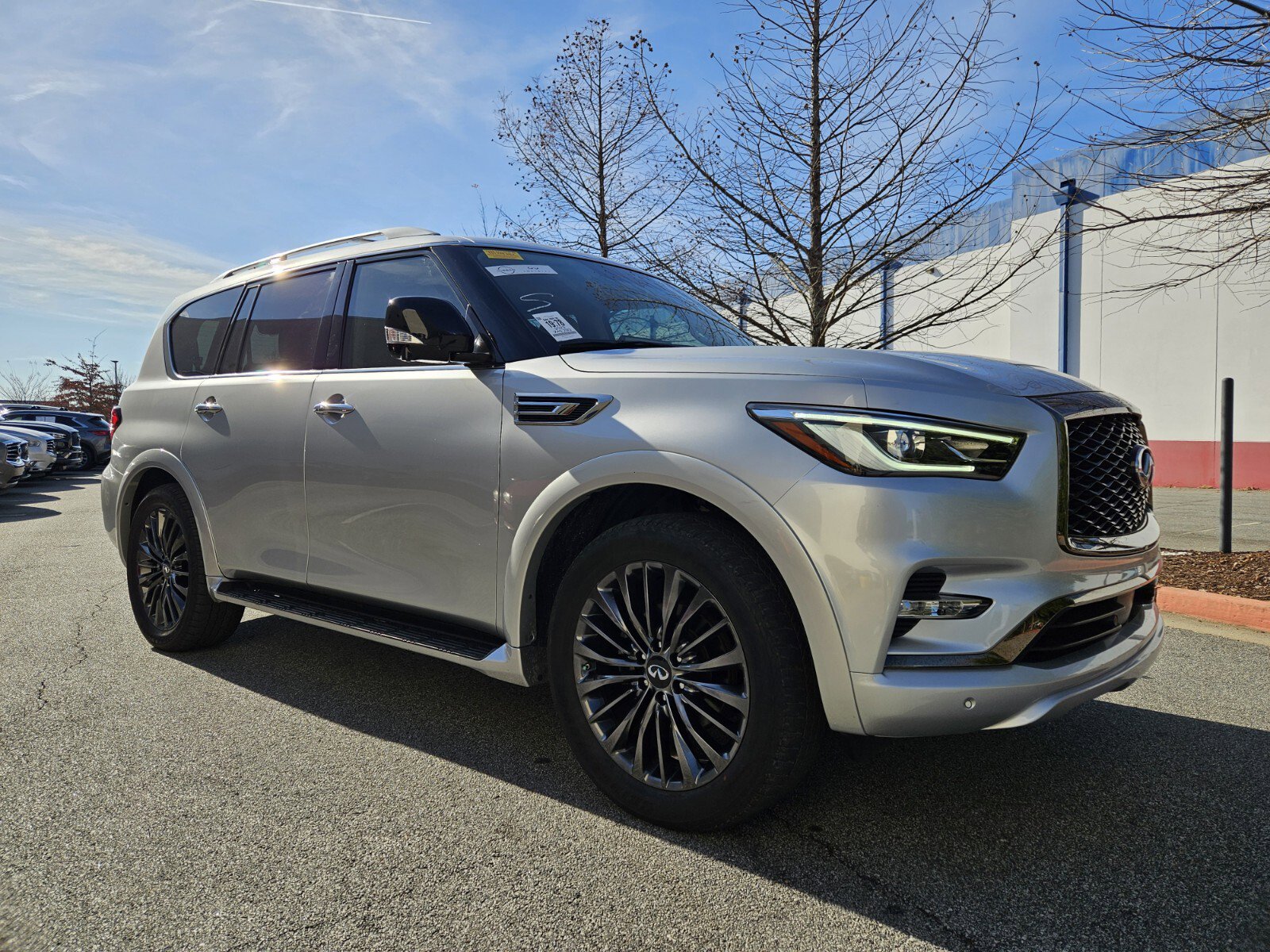 Used 2023 INFINITI QX80 Premium Select w/ All-Season Package image 8