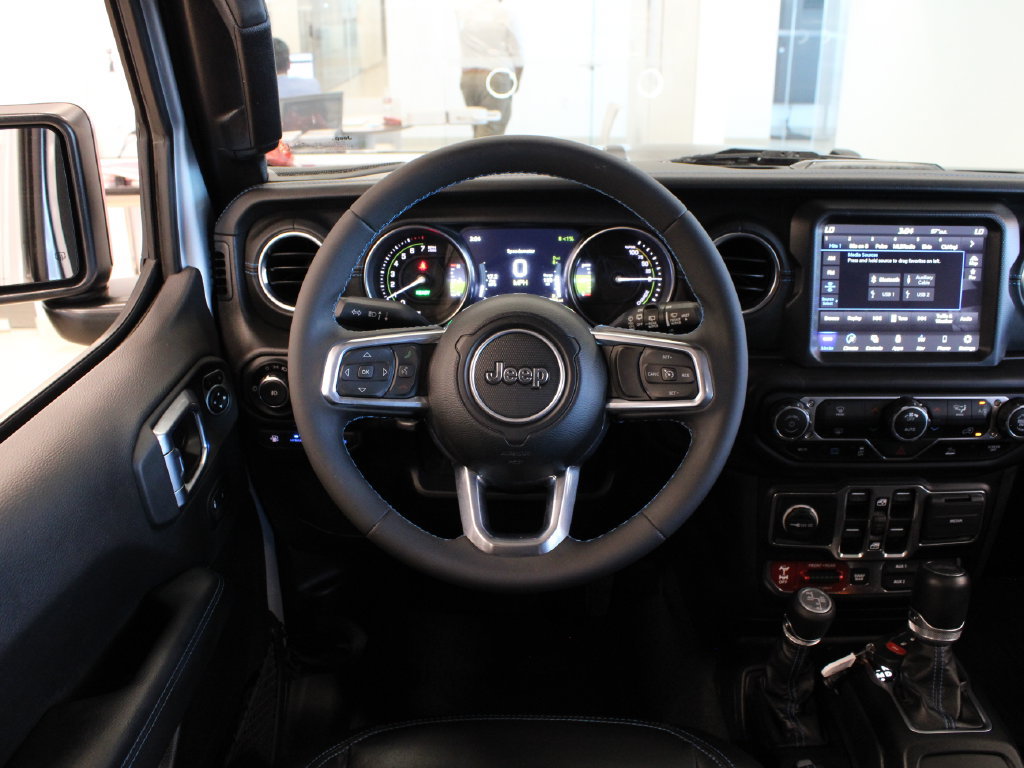 Used 2023 Jeep Wrangler Unlimited Rubicon 4xe AWD/4WD image 21